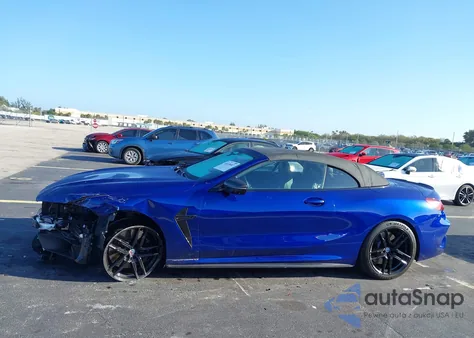 2023 BMW M8 Cabriolet Competition z USA, uszkodzony, nr VIN WBSDZ0C02PCM59017